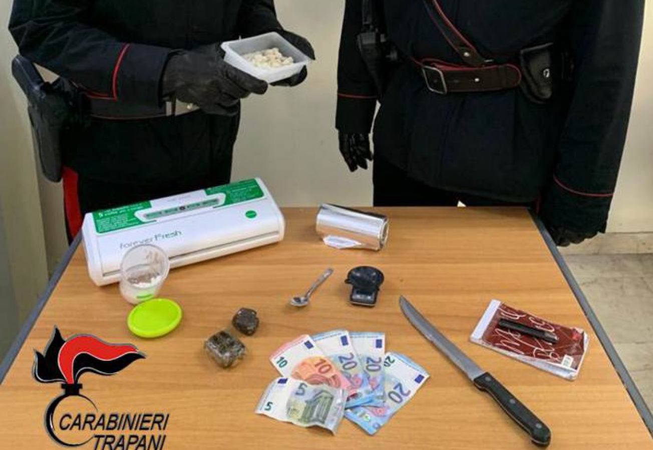 “Bazar” della droga in un quartiere di Trapani, i Carabinieri arrestano un 44enne [VIDEO]