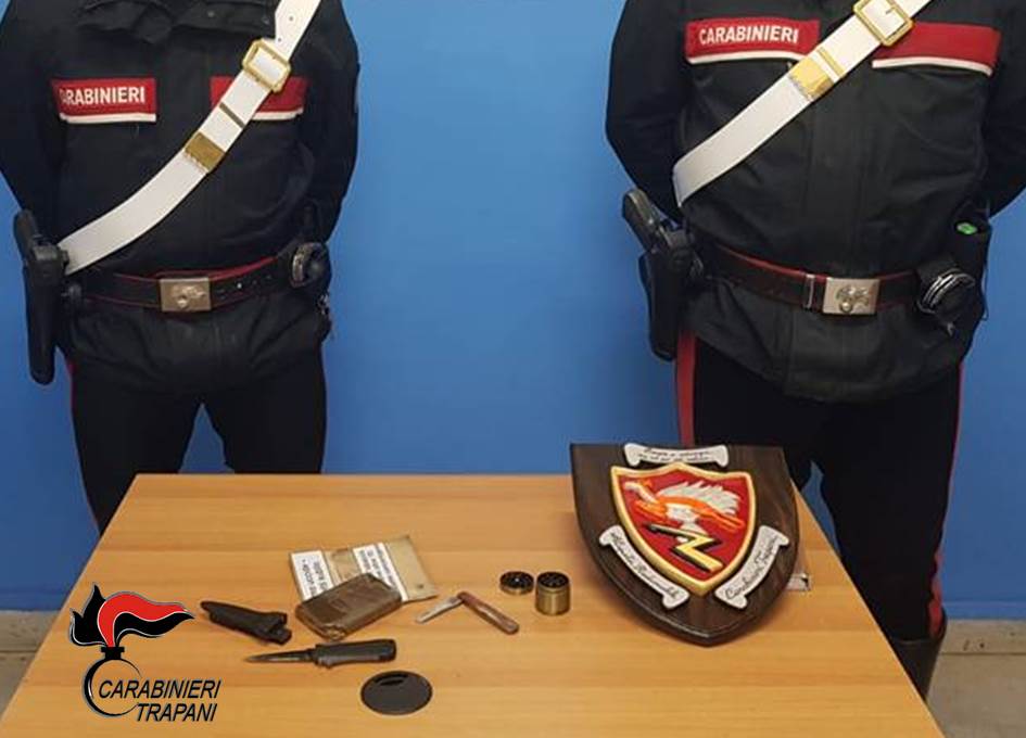 Spaccio di stupefacenti, i Carabinieri di Trapani arrestano un giovane