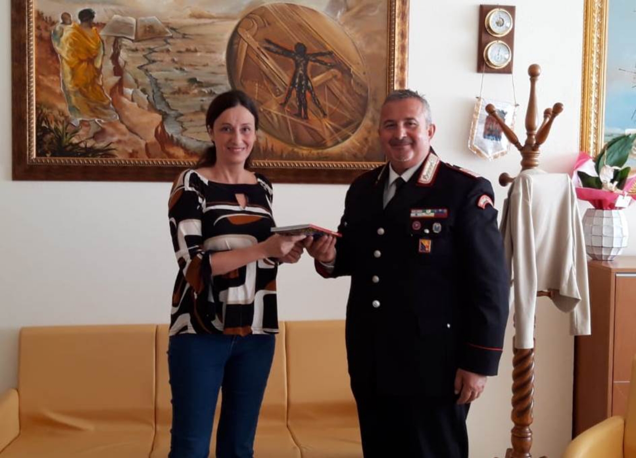 La vita del generale Dalla Chiesa in un fumetto, i Carabinieri donano copie alle scuole del Trapanese
